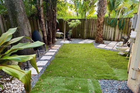 Casa en venta en Fort Lauderdale, Florida, 3 dormitorios, 232.07 m2 № 1992691 - foto 26