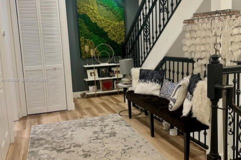 Casa en venta en Fort Lauderdale, Florida, 3 dormitorios, 232.07 m2 № 1992691 - foto 9