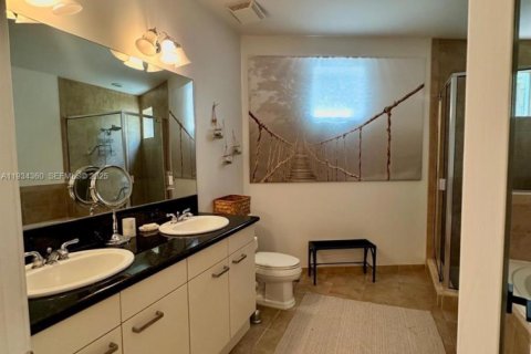 Casa en venta en Fort Lauderdale, Florida, 3 dormitorios, 232.07 m2 № 1992691 - foto 17