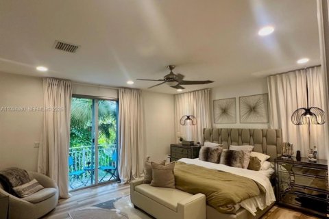 Casa en venta en Fort Lauderdale, Florida, 3 dormitorios, 232.07 m2 № 1992691 - foto 11