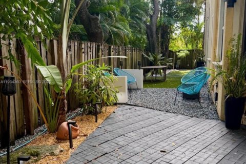 Casa en venta en Fort Lauderdale, Florida, 3 dormitorios, 232.07 m2 № 1992691 - foto 25