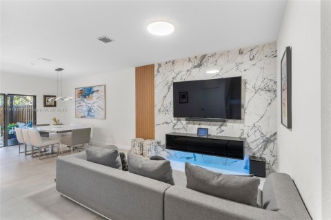 Купить таунхаус в Хомстед, Флорида 3 спальни, 169.08м2, № 1974560 - фото 1