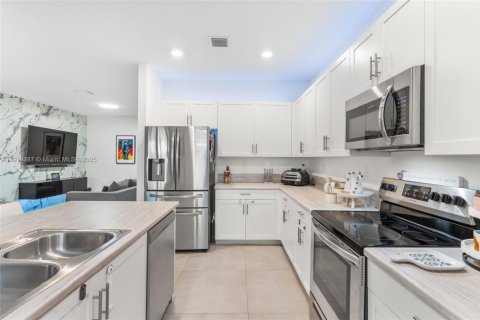 Купить таунхаус в Хомстед, Флорида 3 спальни, 169.08м2, № 1974560 - фото 13