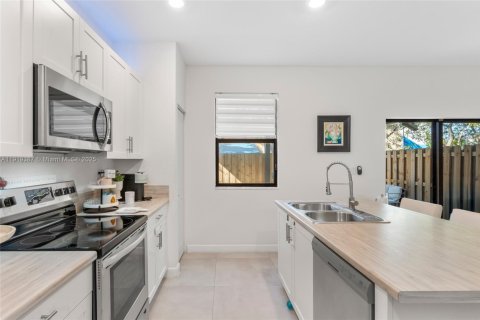 Купить таунхаус в Хомстед, Флорида 3 спальни, 169.08м2, № 1974560 - фото 15