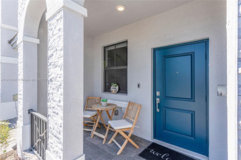 Купить таунхаус в Хомстед, Флорида 3 спальни, 169.08м2, № 1974560 - фото 3