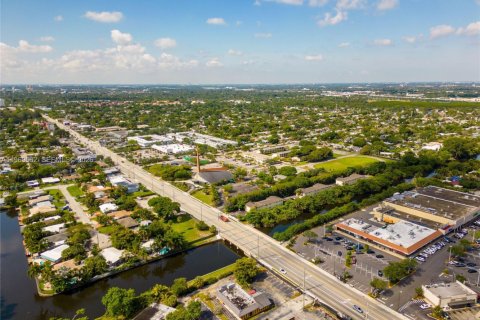 Townhouse in Oakland Park, Florida 3 bedrooms № 2031232 - photo 10