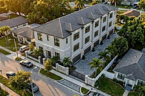 Townhouse in Oakland Park, Florida 3 bedrooms № 2031232 - photo 9