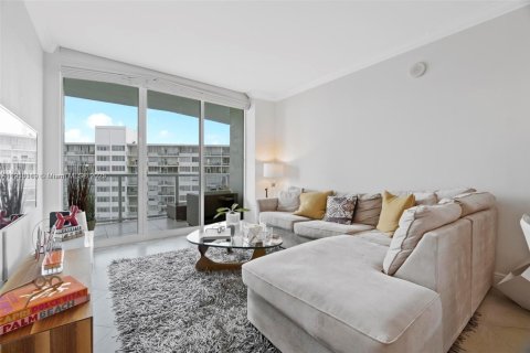 Copropriété à louer à Miami, Floride: 2 chambres, 120.59 m2 № 1966391 - photo 14