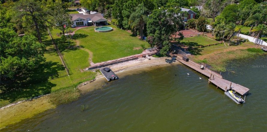 House in Tampa, Florida 4 bedrooms, 216.93 sq.m. № 1632485