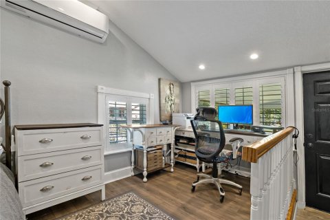 House in Tampa, Florida 4 bedrooms, 216.93 sq.m. № 1632485 - photo 24