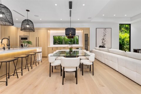 Снять в аренду виллу или дом в Майами, Флорида 5 спален, 389.91м2, № 1989393 - фото 12