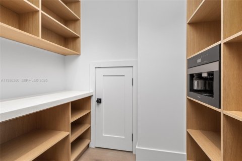 Снять в аренду виллу или дом в Майами, Флорида 5 спален, 389.91м2, № 1989393 - фото 24