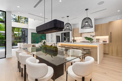 Снять в аренду виллу или дом в Майами, Флорида 5 спален, 389.91м2, № 1989393 - фото 17