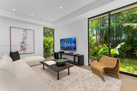 Снять в аренду виллу или дом в Майами, Флорида 5 спален, 389.91м2, № 1989393 - фото 28