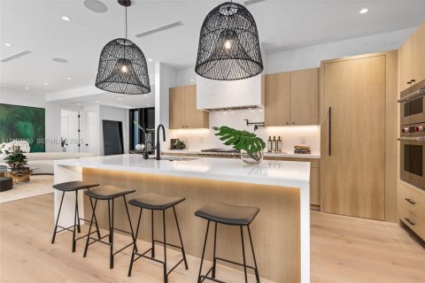 Снять в аренду виллу или дом в Майами, Флорида 5 спален, 389.91м2, № 1989393 - фото 19