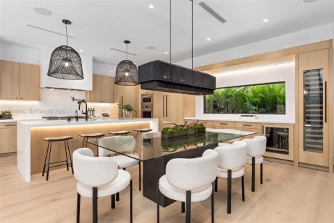 Снять в аренду виллу или дом в Майами, Флорида 5 спален, 389.91м2, № 1989393 - фото 13