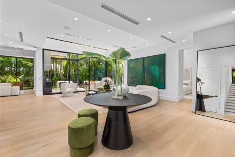 Снять в аренду виллу или дом в Майами, Флорида 5 спален, 389.91м2, № 1989393 - фото 10