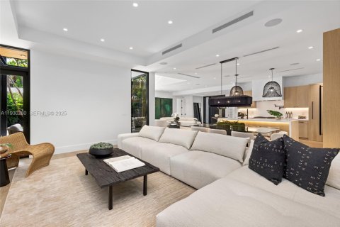 Снять в аренду виллу или дом в Майами, Флорида 5 спален, 389.91м2, № 1989393 - фото 26