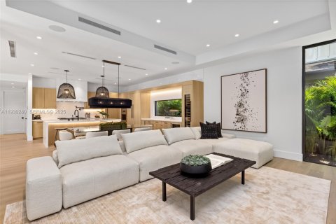 Снять в аренду виллу или дом в Майами, Флорида 5 спален, 389.91м2, № 1989393 - фото 25