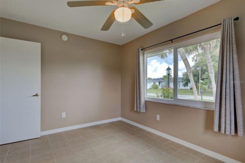 House in North Port, Florida 2 bedrooms, 109.25 sq.m. № 1780534 - photo 28