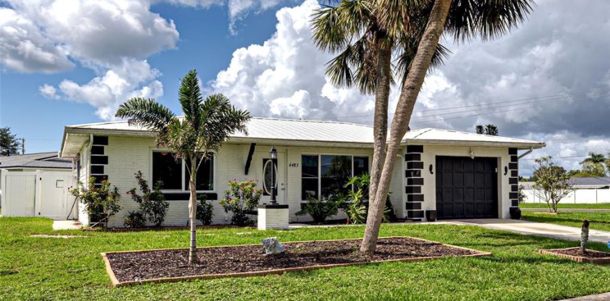 House in North Port, Florida 2 bedrooms, 109.25 sq.m. № 1780534