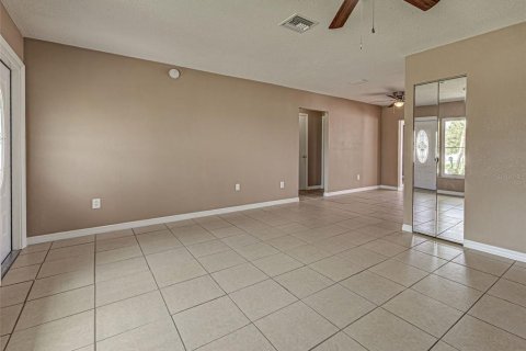 House in North Port, Florida 2 bedrooms, 109.25 sq.m. № 1780534 - photo 11
