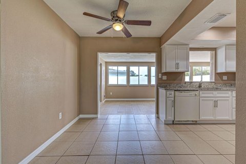 House in North Port, Florida 2 bedrooms, 109.25 sq.m. № 1780534 - photo 13