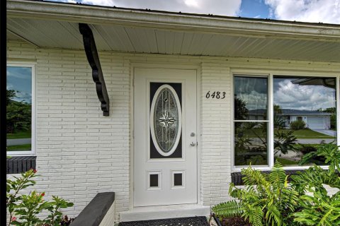 House in North Port, Florida 2 bedrooms, 109.25 sq.m. № 1780534 - photo 3
