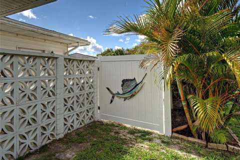 House in North Port, Florida 2 bedrooms, 109.25 sq.m. № 1780534 - photo 4