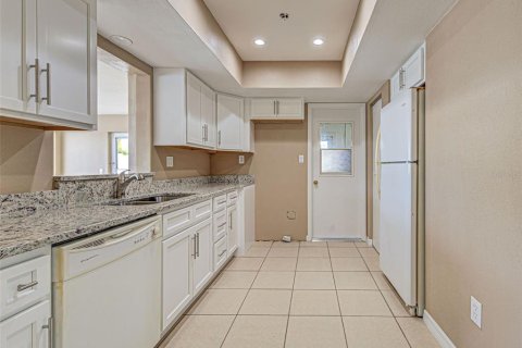 House in North Port, Florida 2 bedrooms, 109.25 sq.m. № 1780534 - photo 16