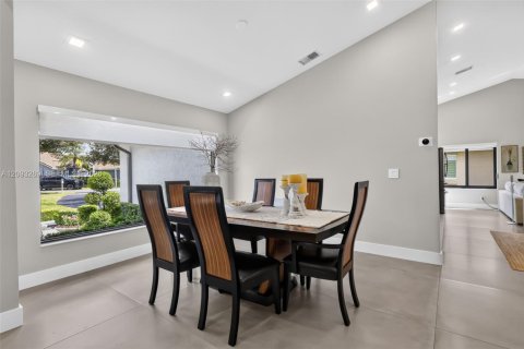Villa ou maison à vendre à Davie, Floride: 4 chambres, 200.76 m2 № 2399836 - photo 14