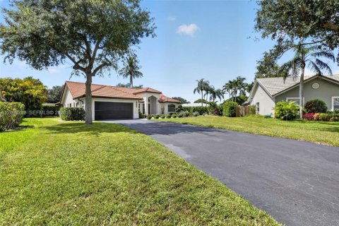 Villa ou maison à vendre à Davie, Floride: 4 chambres, 200.76 m2 № 2399836 - photo 3