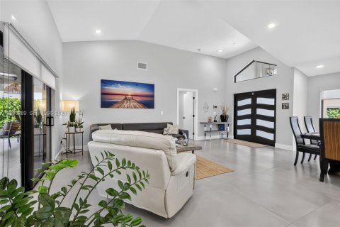 Villa ou maison à vendre à Davie, Floride: 4 chambres, 200.76 m2 № 2399836 - photo 11