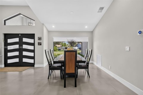 Villa ou maison à vendre à Davie, Floride: 4 chambres, 200.76 m2 № 2399836 - photo 15