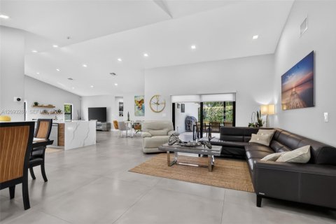 Villa ou maison à vendre à Davie, Floride: 4 chambres, 200.76 m2 № 2399836 - photo 9