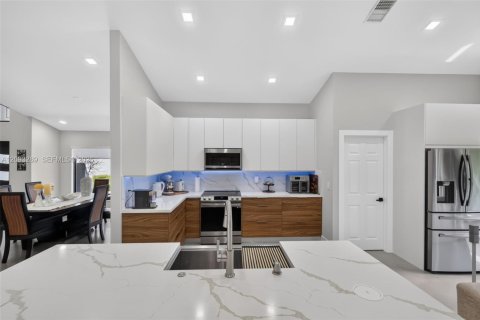 Villa ou maison à vendre à Davie, Floride: 4 chambres, 200.76 m2 № 2399836 - photo 29