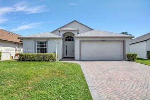 Casa en venta en West Palm Beach, Florida, 2 dormitorios, 188.31 m2 № 1695777 - foto 1