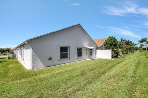 Casa en venta en West Palm Beach, Florida, 2 dormitorios, 188.31 m2 № 1695777 - foto 26