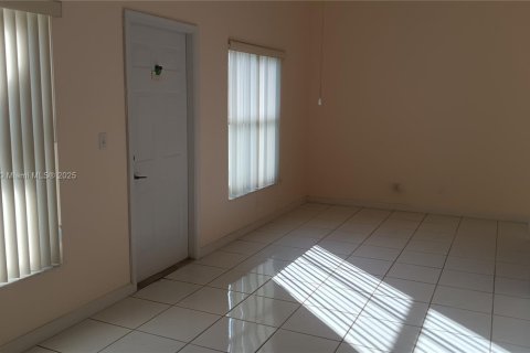 Casa en venta en West Palm Beach, Florida, 2 dormitorios, 188.31 m2 № 1695777 - foto 23
