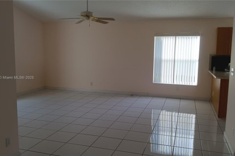 Casa en venta en West Palm Beach, Florida, 2 dormitorios, 188.31 m2 № 1695777 - foto 22
