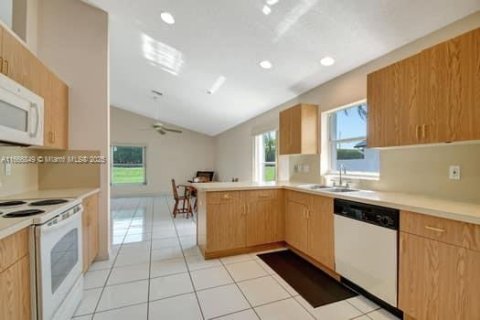 Casa en venta en West Palm Beach, Florida, 2 dormitorios, 188.31 m2 № 1695777 - foto 8