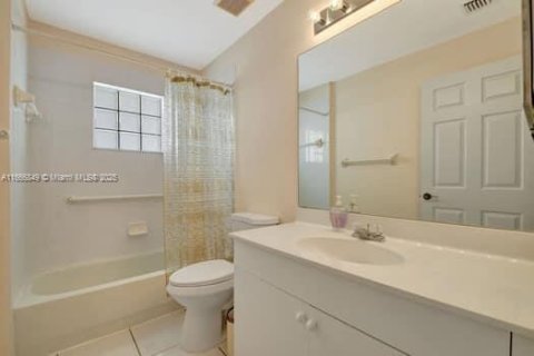 Casa en venta en West Palm Beach, Florida, 2 dormitorios, 188.31 m2 № 1695777 - foto 18