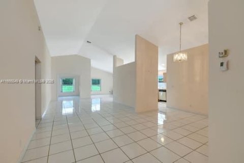 Casa en venta en West Palm Beach, Florida, 2 dormitorios, 188.31 m2 № 1695777 - foto 3