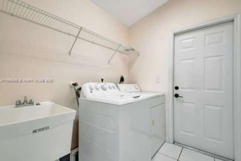 Casa en venta en West Palm Beach, Florida, 2 dormitorios, 188.31 m2 № 1695777 - foto 10