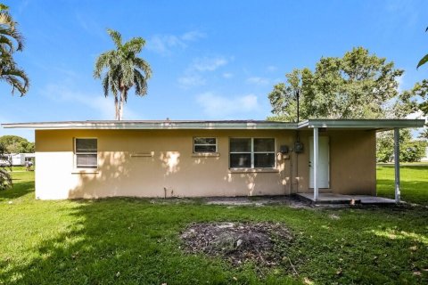 House in Fort Myers, Florida 3 bedrooms, 98.1 sq.m. № 1893749 - photo 16
