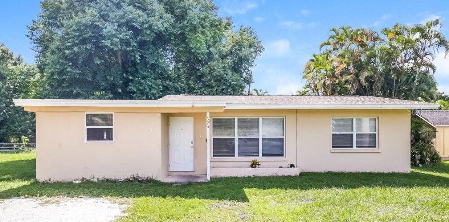 Villa ou maison à Fort Myers, Floride 3 chambres, 98.1 m2 № 1893749