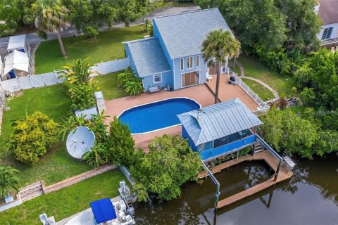 Casa en venta en Palm Harbor, Florida, 4 dormitorios, 164.62 m2 № 1785259 - foto 1