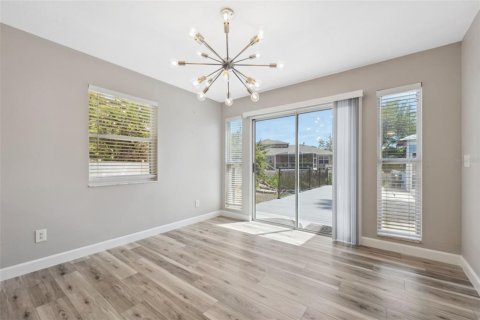 Casa en venta en Palm Harbor, Florida, 4 dormitorios, 164.62 m2 № 1785259 - foto 11
