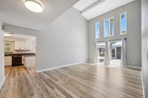 Casa en venta en Palm Harbor, Florida, 4 dormitorios, 164.62 m2 № 1785259 - foto 7