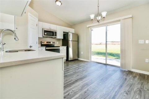 House in Land O' Lakes, Florida 3 bedrooms, 120.03 sq.m. № 1904452 - photo 7